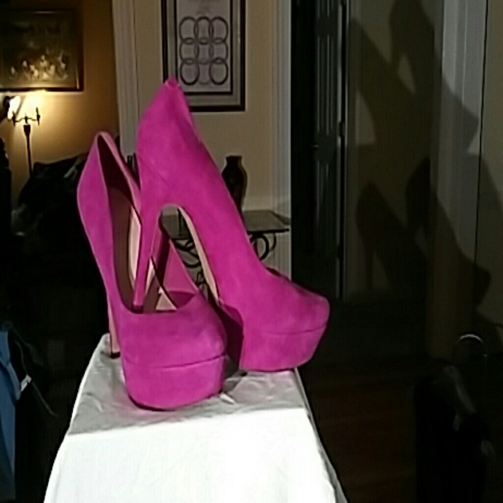 Jessica Simpson suede heels